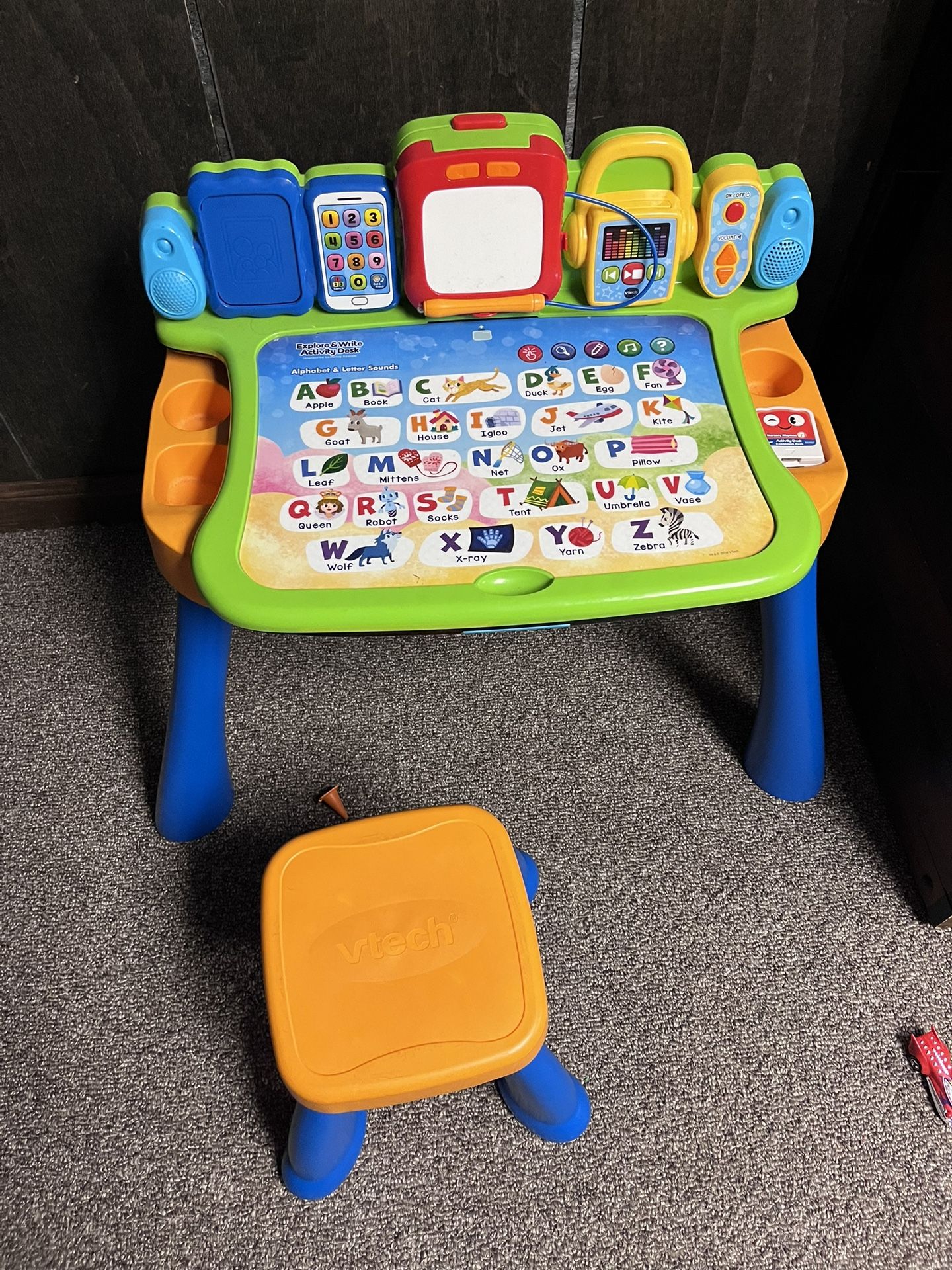 V-Tech Explore & Write Activity Desk + Expansion Packs