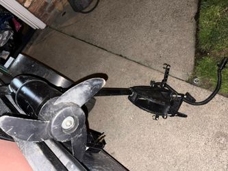 Newport Vessels Trolling Motor 