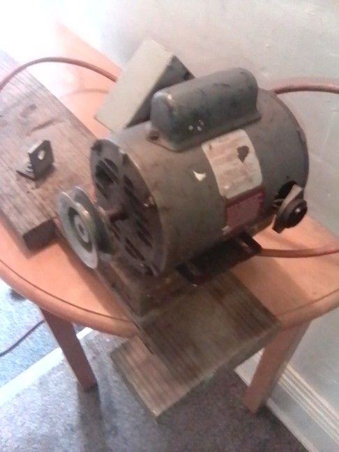 Motor With Pully