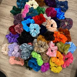 55 Hair Scrunches Like New Most Never Used 