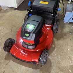 New Toro Mower 60 V Self Propelled With Battery And Charger New