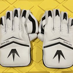 Mids Test White Wicket Keeping Gloves - Cricket