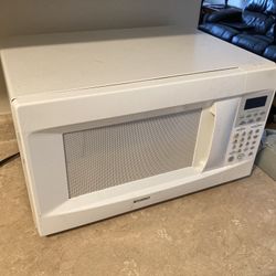 10 OBO countertop Microwave