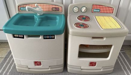 STEP2 TODDLER size Kitchen Sink/dishwasher & stove/oven Combo