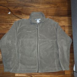 Columbia fleece sweater