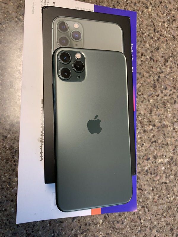 Apple iPhone 11 Pro Max – 256GB – Midnight Green for Sale in New York, NY - OfferUp