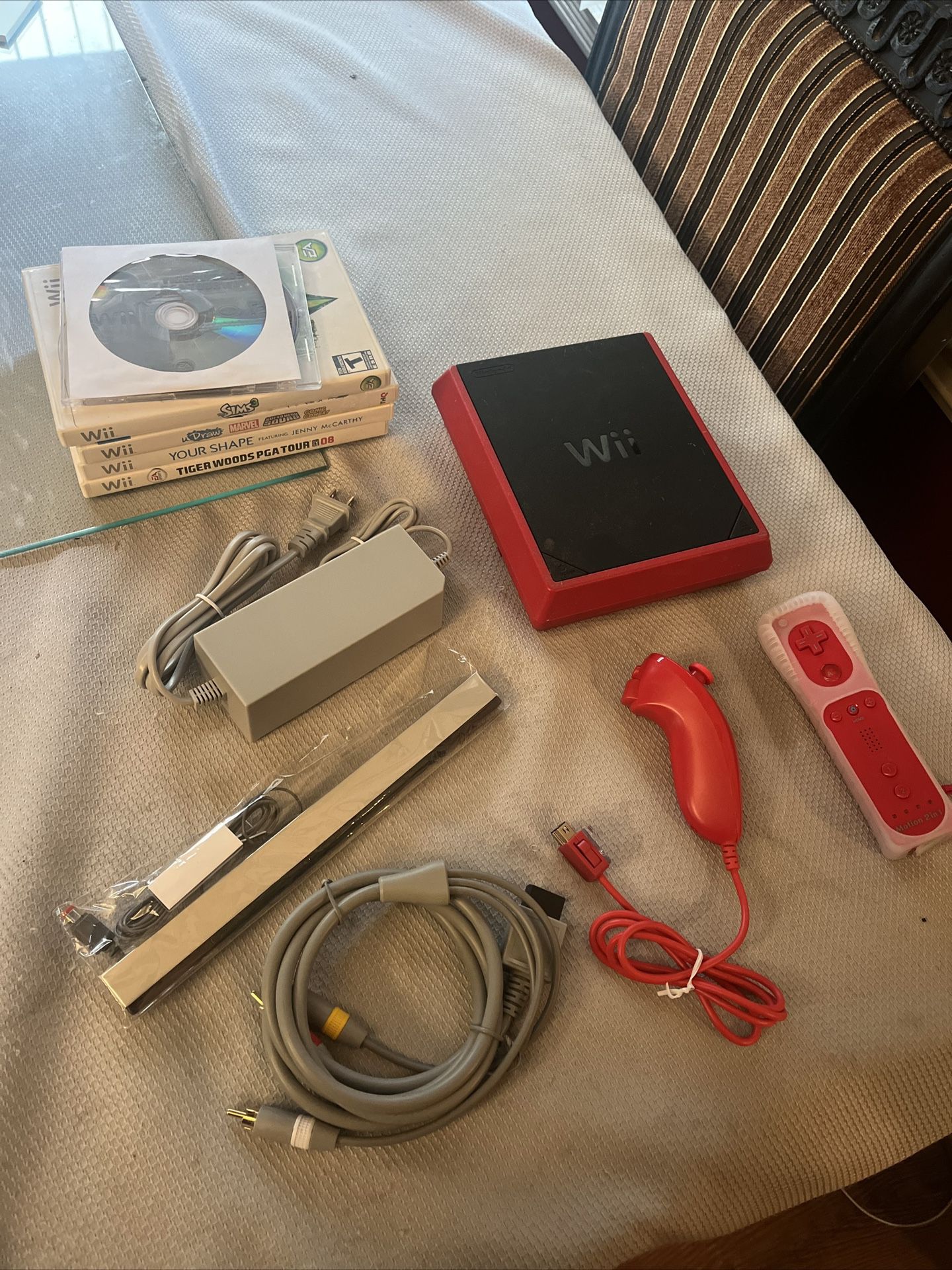 Nintendo Wii Mini RVL-201(USA) Console Bundle w/ Cords Controller 6 Games Tested