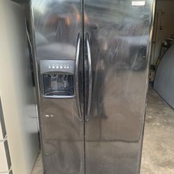 Refrigerator 