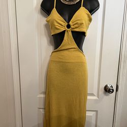 NWOT- Yellow Cutout midi Tight Dress 🌻💛