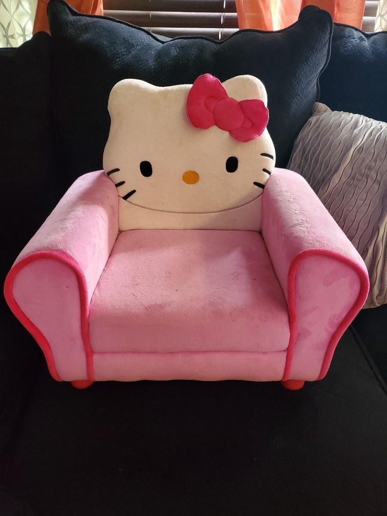 Hello kitty toddler chair