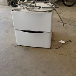LG Sidekick Pedestal Washer And Drawer Set WD100CW