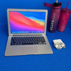 MacBook Air 13in i5 Laptop 4gb Ram SSD W/Lifetime Office