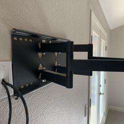 Heavy Duty Articulating Wall Mount For TV $25