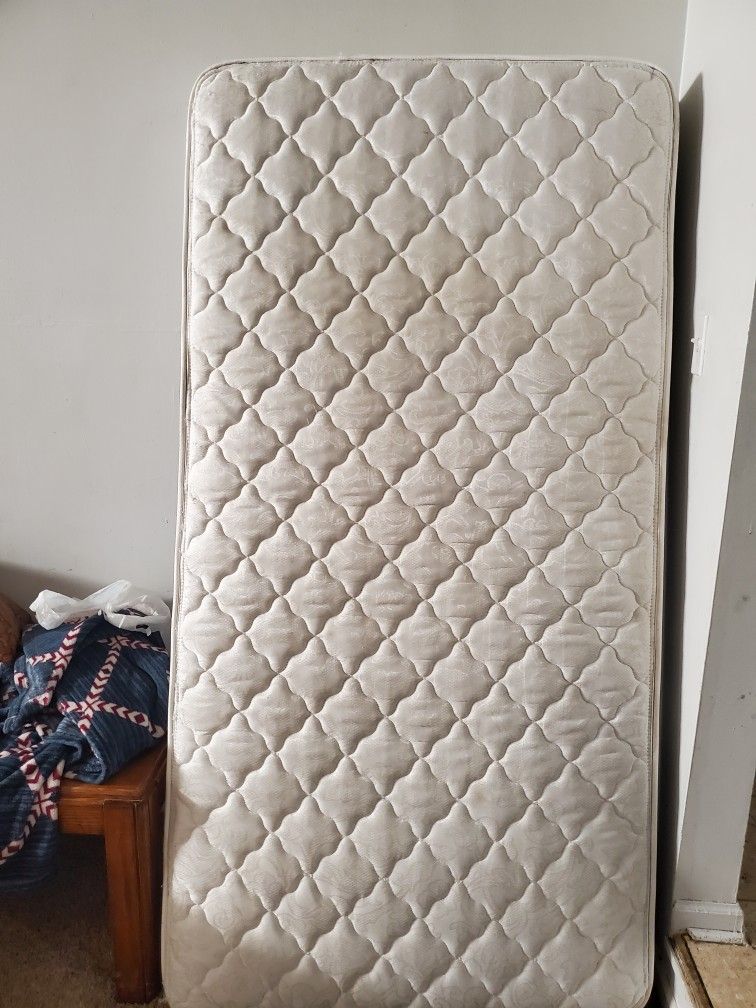 Twin mattress