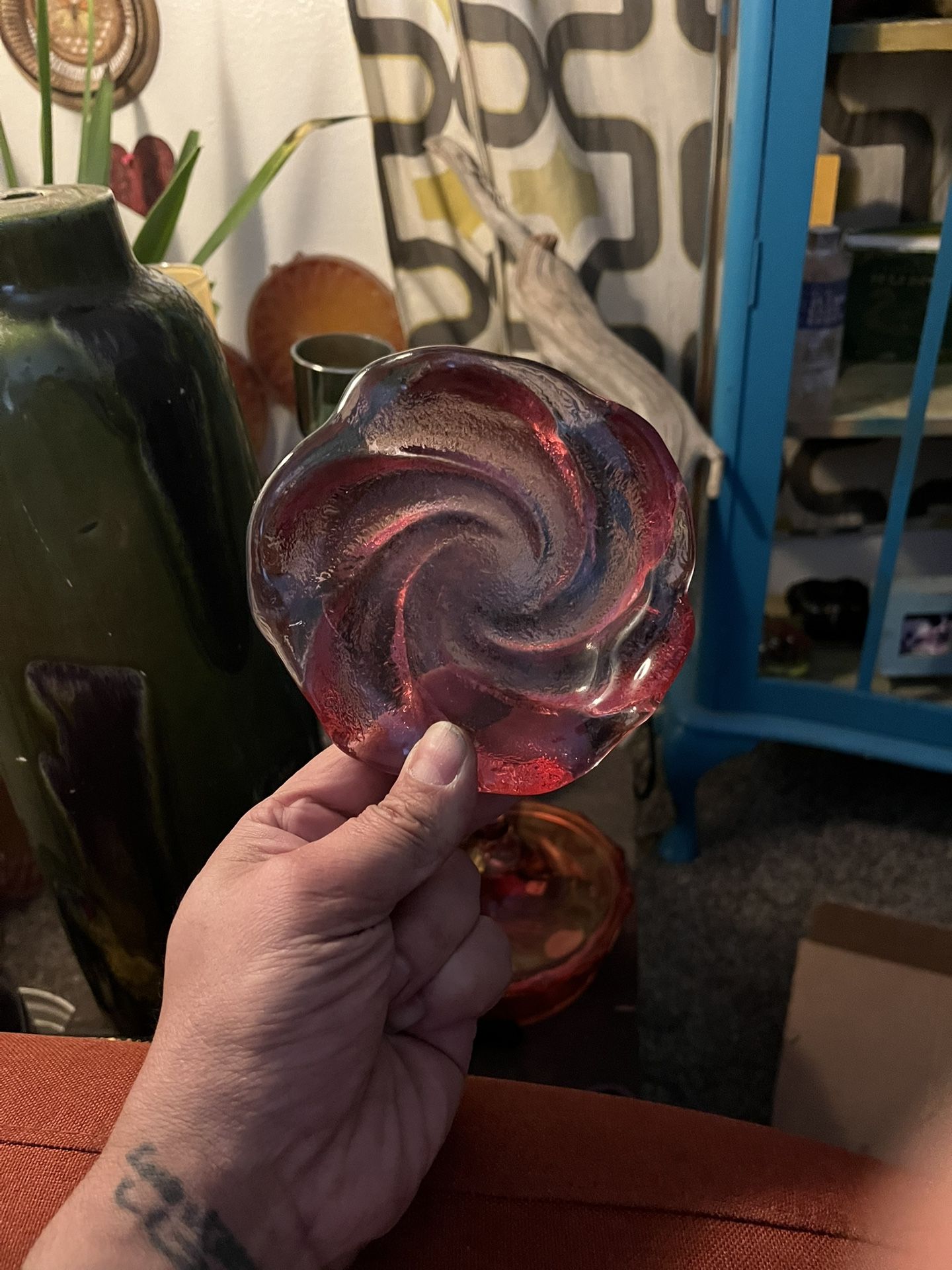 Vintage Mid Century Modern FENTON GLASS swirl plate/ashtray in Colonial pink