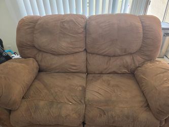 Free 2 seater recliner...both recliner works