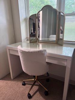 White Glass Top Vanity Set