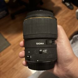 Sigma 105mm Lens F 1:2.8 