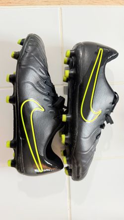 Nike Kids' Tiempo Legend 10 Club FG Soccer Cleats 4.5 “