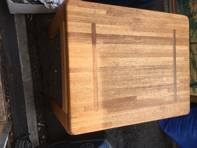 2 wooden end tables