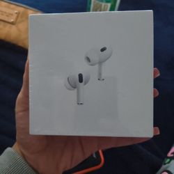 Air pods 2nd Generation With Mag Safe Case
