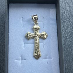 10k Cross Pendant Chain 