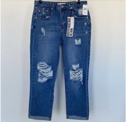 Almost Famous distressed boyfriend jeans Size: 5