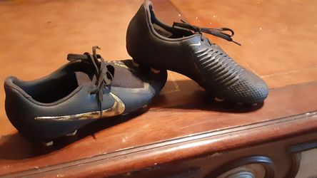 Nike phantomvenom soccer shoes