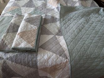King Size Quilt & Pillow Shams