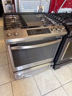 GE Stainless Steel Gas Range with Air Fry