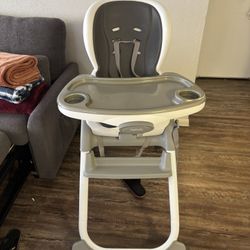 Highchair for baby eating