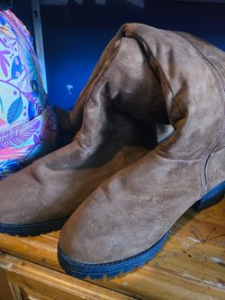 Women's brown  boots