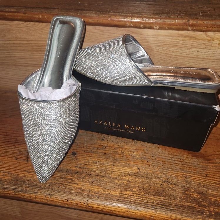 Akira Rhinestone Flats Size 7 Brand NEW