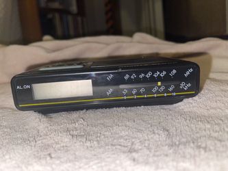 1992 Tozai 6868 alarm clock amfm radio