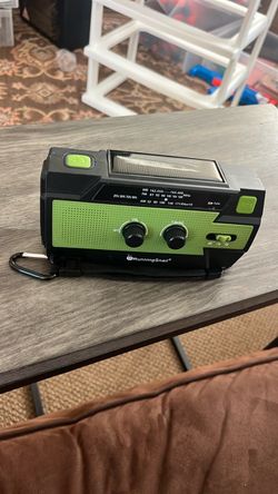 RunningSnail Emergency Hand Crank Solar Radio
