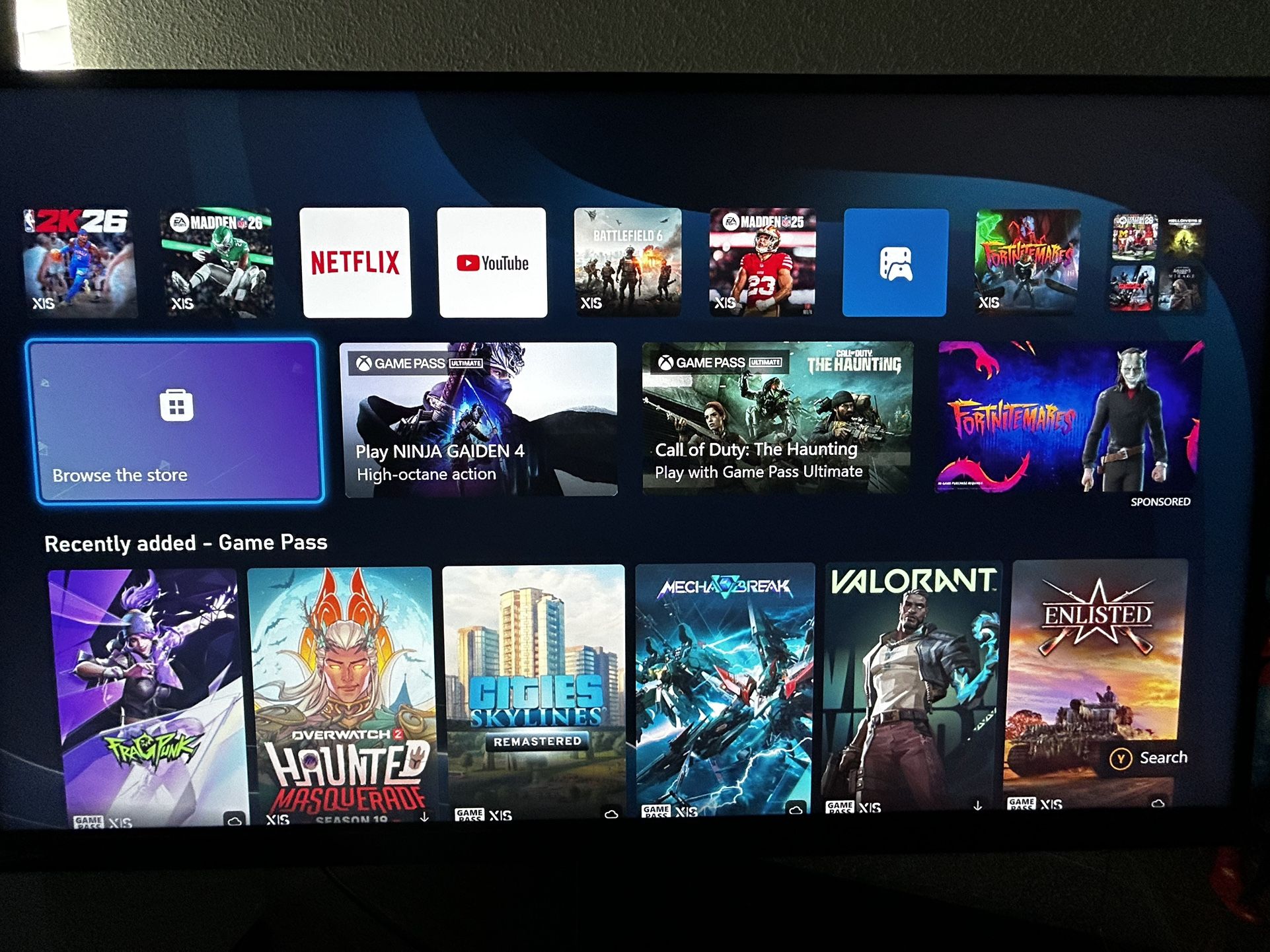 LG Ultragear 27’ gaming monitor 