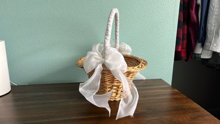 Flower girl basket