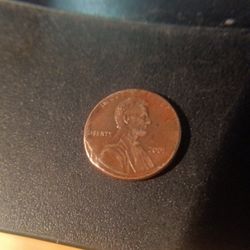 2001 Penny Abe Lincoln Is Missing The Back Part Of His Neck Few Other Errors.