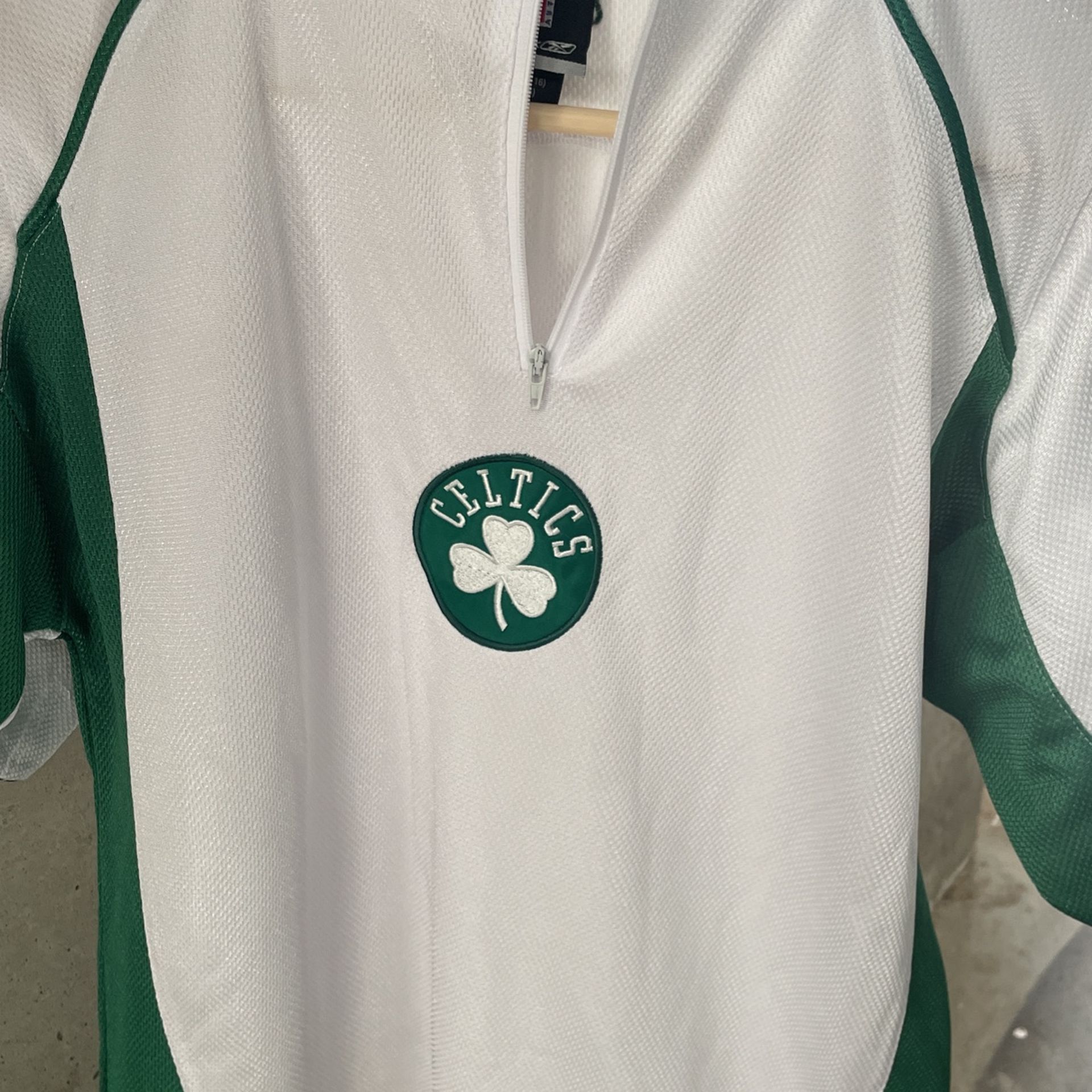 Celtics Zip Up Shirt $10 Boys L 14-16