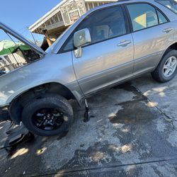 2000 Lexus Rx300  Parting Out 