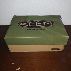 Keen Slip On Shoes Size 7.5