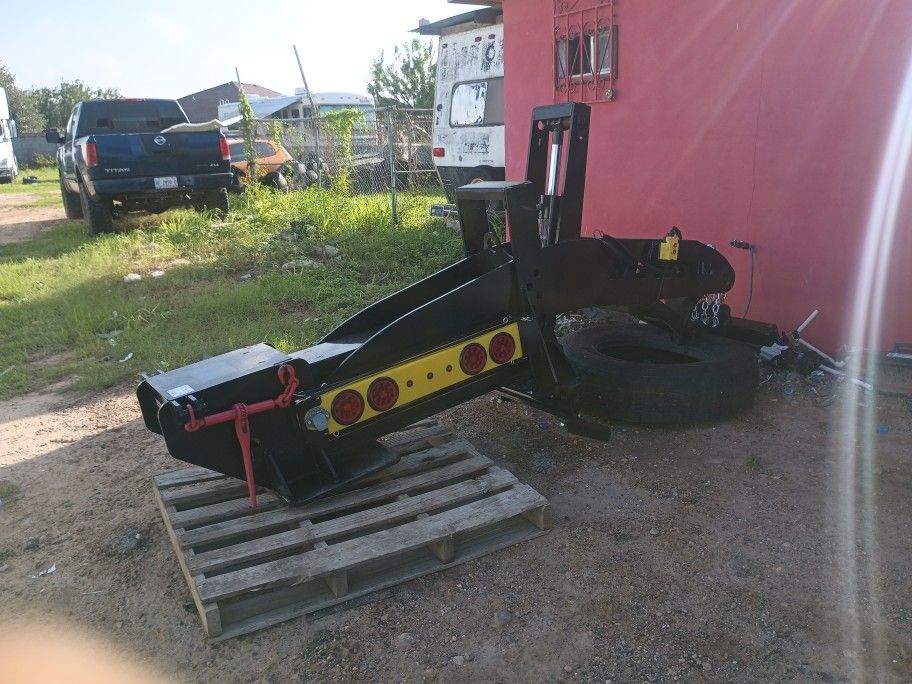 2025 Neks Fifth Wheel Towing 