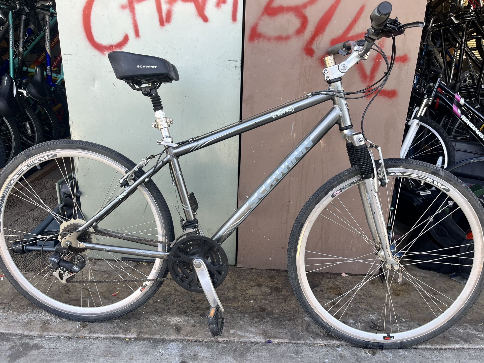 Schwinn Hybrid Bike 700 C