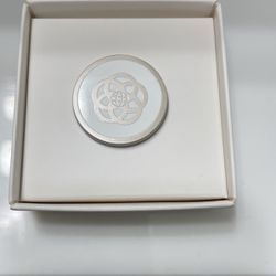 🌴 Disney Parks 2020 EPCOT Pin Center Logo White Retro Limited Release Gift Box 
