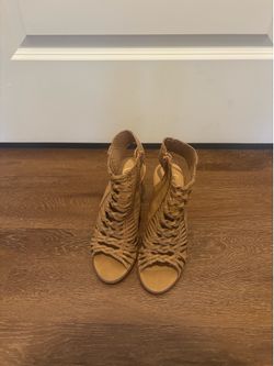 Size 8.5US Beige chunky heel open toe sandals