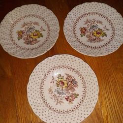 Set Of 3 Vintage Collectible Plates