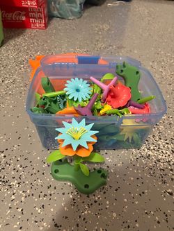 Kids flower building set. Like legos