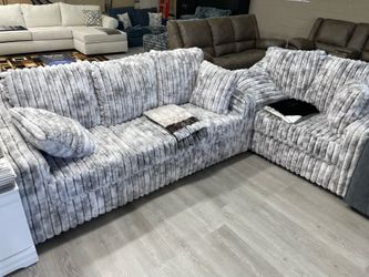 WHITE SOFA LOVESEAT