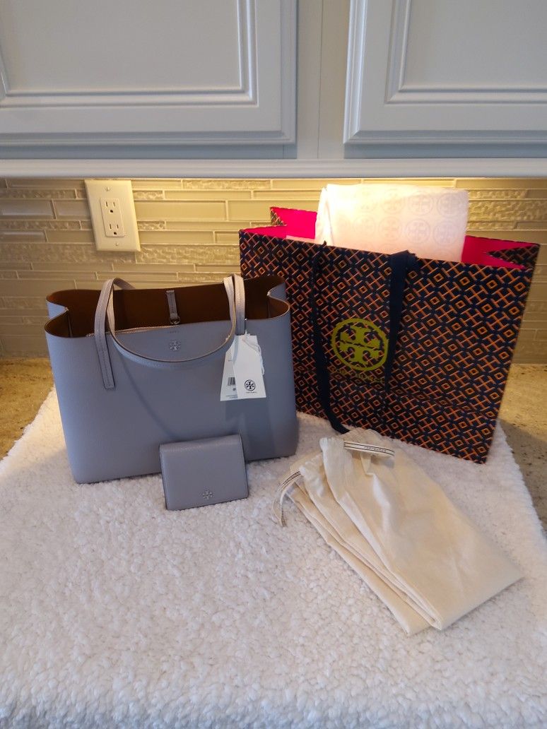 TORY BURCH TOTE WITH MATCHING WALLET 