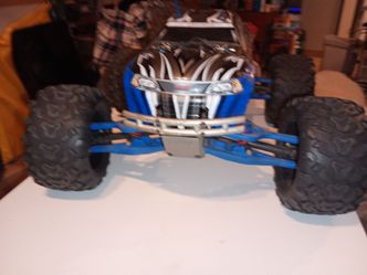 Traxxas 2.5 tmaxx with a 3.3 engine